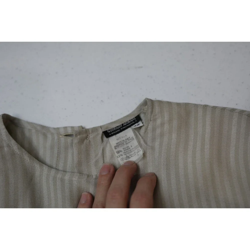 Vintage Giorgio Armani Blouse Women 38 Silk Blend Shoulder Pads Classic - Picture 11 of 12